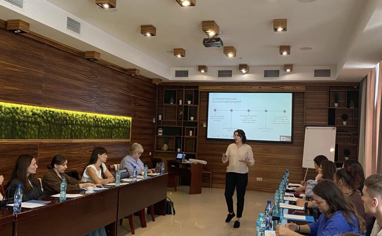 Instruire “Recunoaște și scrie despre violența digitală”